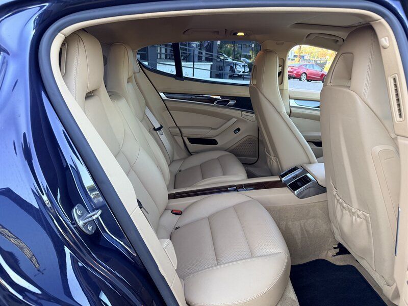 Used 2013 Porsche Panamera S RWD image 28