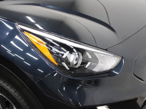 Used 2022 Kia Niro EX Premium FWD image 28