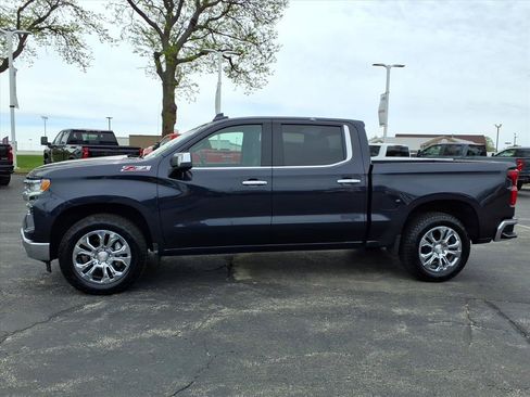 Used 2022 Chevrolet Silverado 1500 LTZ w/ Z71 Off-Road Package AWD/4WD image 4