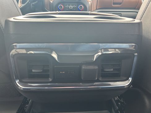 Used 2022 Chevrolet Silverado 1500 High Country w/ Technology Package image 24