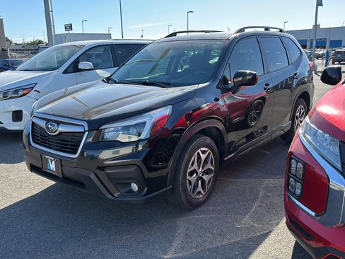 Used 2021 Subaru Forester Premium AWD/4WD image 1
