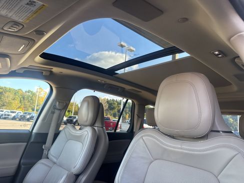 Used 2020 Lincoln Aviator Reserve w/ Equipment Group 202A image 21