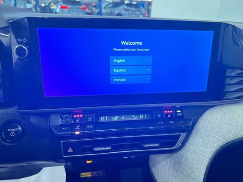 Used 2025 Toyota Camry XLE image 23