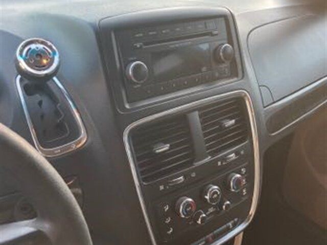 Used 2016 Dodge Grand Caravan SE w/ Quick Order Package 29E SE FWD image 16