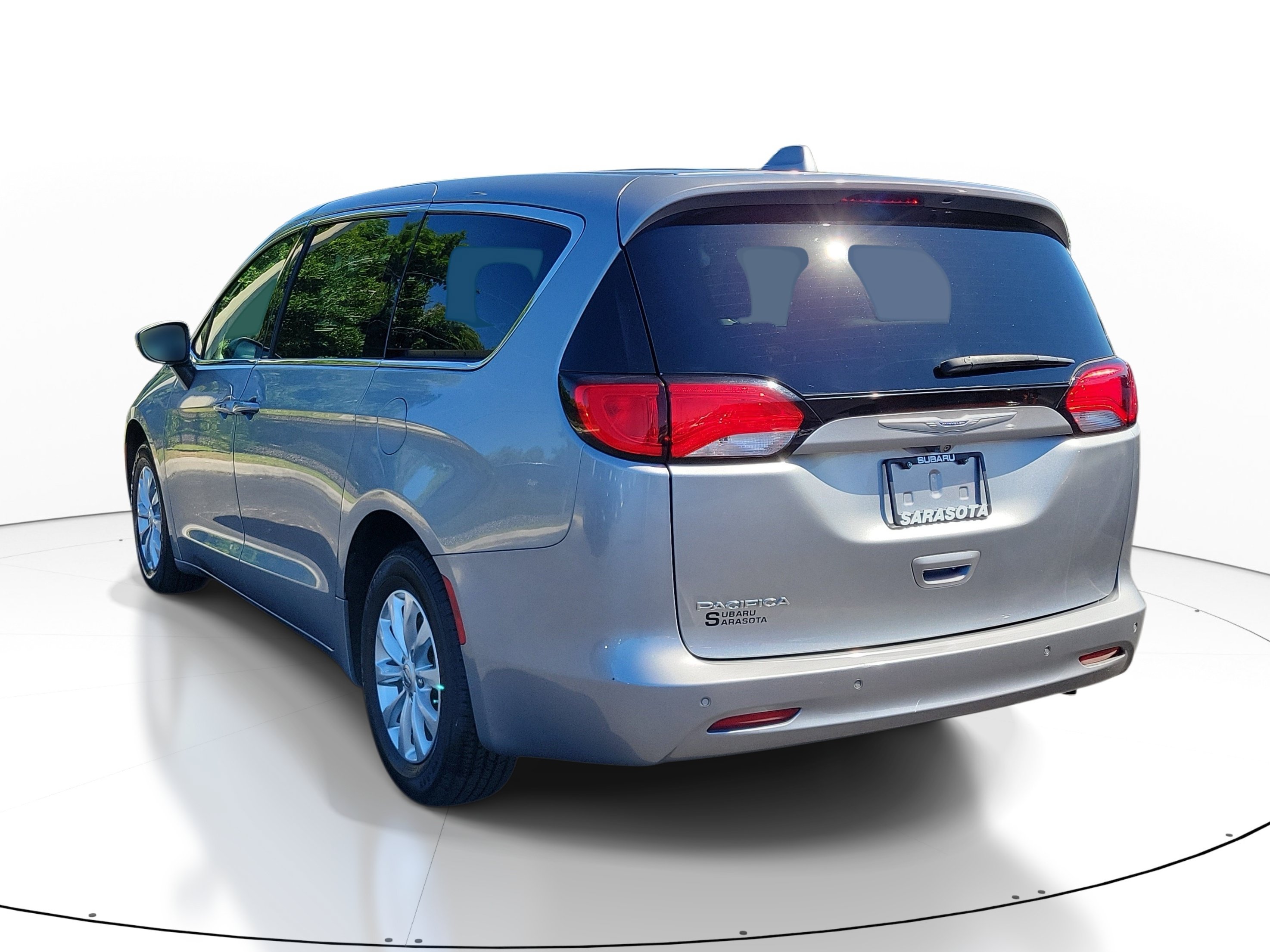 Used 2019 Chrysler Pacifica LX w/ Tire & Wheel Group FWD image 4