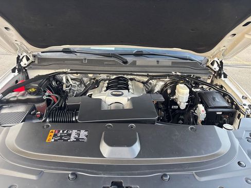 Used 2018 Cadillac Escalade ESV Premium Luxury image 48