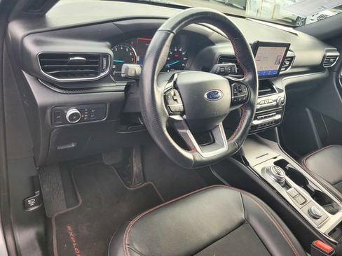 Certified 2022 Ford Explorer ST-Line w/ Class IV Trailer Tow Package image 9