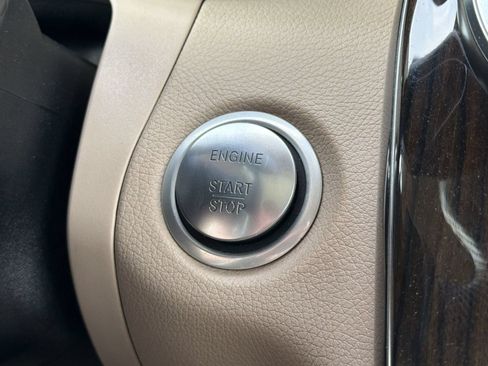 Used 2019 Mercedes-Benz GLC 300 image 17