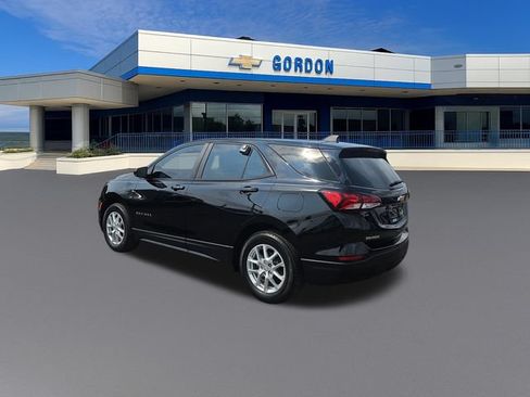 Used 2024 Chevrolet Equinox LS FWD image 3