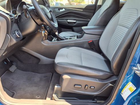 Used 2018 Ford Escape SE w/ SE Sport Appearance Package FWD image 22