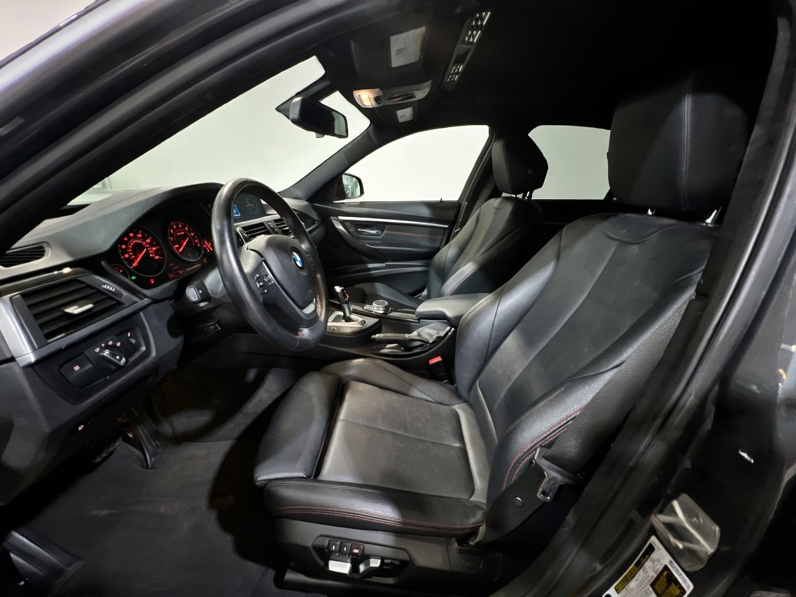 Used 2018 BMW 330e RWD image 15