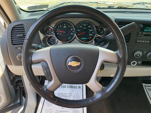 Used 2009 Chevrolet Silverado 1500 LT w/ Power Pack Plus AWD/4WD image 13