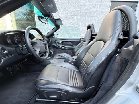 Used 2000 Porsche Boxster RWD image 16
