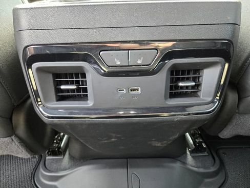 Used 2024 GMC Sierra 2500 AT4 w/ AT4 Premium Plus Package AWD/4WD image 17