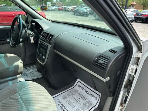 Used 2006 Pontiac Montana SV6 w/ Convenience Package FWD image 16