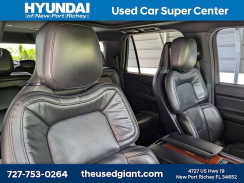 Used 2021 Lincoln Navigator L Reserve w/ Luxury Package AWD/4WD image 6