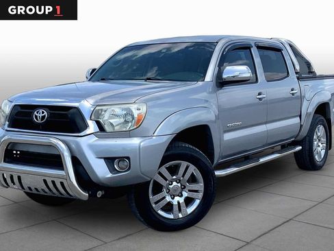 Used 2014 Toyota Tacoma PreRunner w/ Limited Package RWD image 1