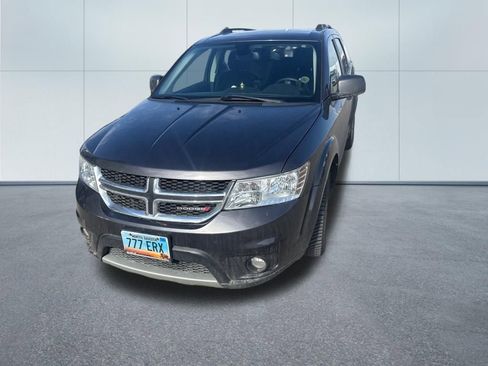 Used 2019 Dodge Journey SE image 3