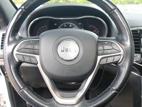 Used 2022 Jeep Grand Cherokee Limited AWD/4WD image 16