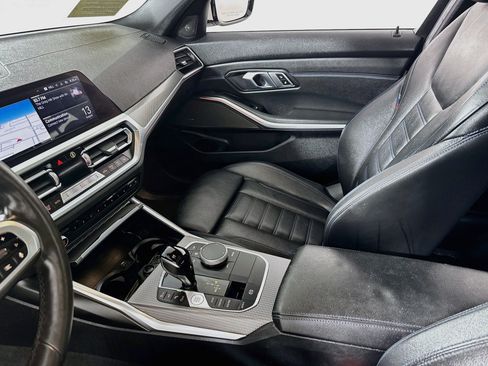 Used 2019 BMW 330i xDrive Sedan w/ M Sport Package AWD/4WD image 25