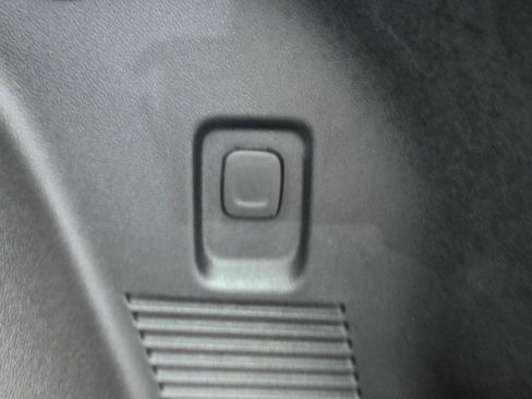 Used 2022 Chevrolet Blazer LT image 46