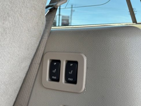 Used 2011 Ford Expedition XLT w/ Leather Seating Pkg AWD/4WD image 11