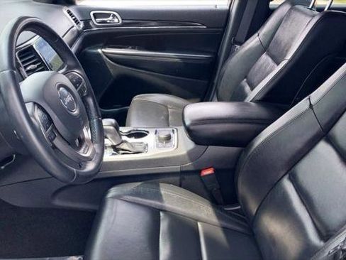 Used 2022 Jeep Grand Cherokee Limited image 22