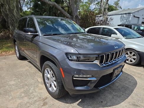 Used 2022 Jeep Grand Cherokee Limited image 10