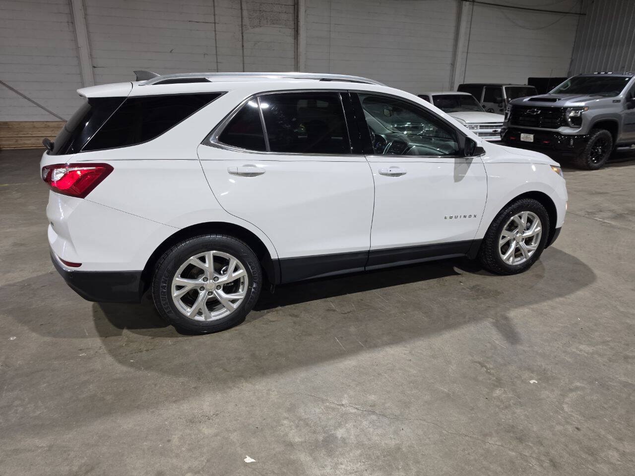 Used 2020 Chevrolet Equinox LT FWD image 12