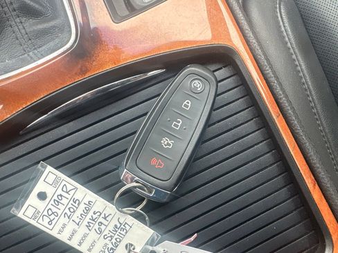 Used 2015 Lincoln MKS AWD w/ Equipment Group 101A image 38