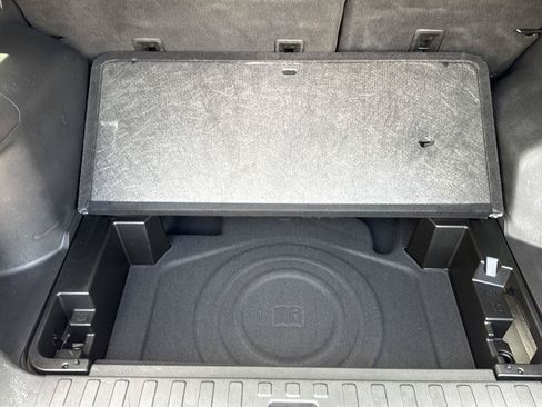 Used 2021 Chevrolet Equinox Premier FWD image 34