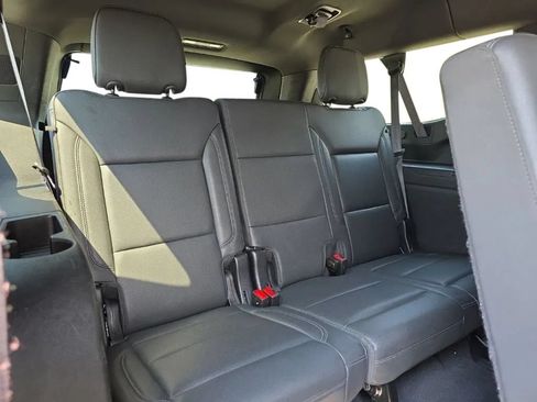Used 2024 Chevrolet Suburban LT AWD/4WD image 19
