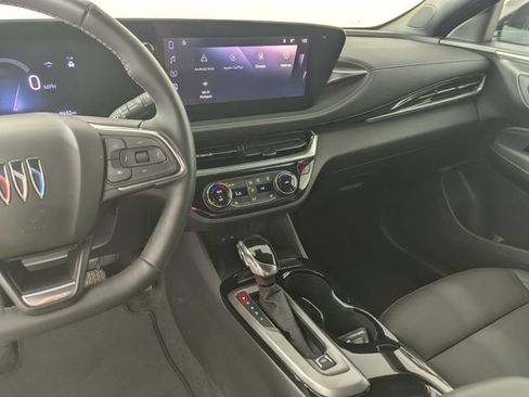 Used 2024 Buick Envista Sport Touring w/ Convenience II Package FWD image 19
