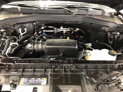 Certified 2022 Ford Explorer XLT w/ Equipment Group 202A image 7