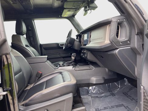 Used 2025 Ford Bronco Outer Banks AWD/4WD image 19