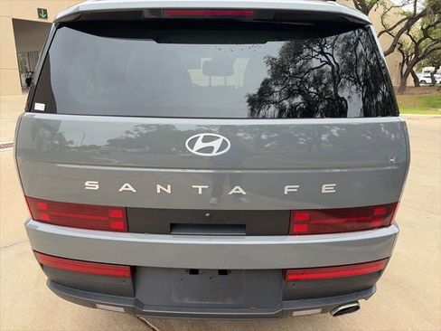 Used 2025 Hyundai Santa Fe SEL FWD image 3