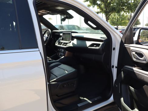 Used 2023 Chevrolet Suburban High Country AWD/4WD image 34