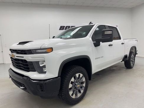 Used 2024 Chevrolet Silverado 2500 Custom w/ Custom Value Package AWD/4WD image 1