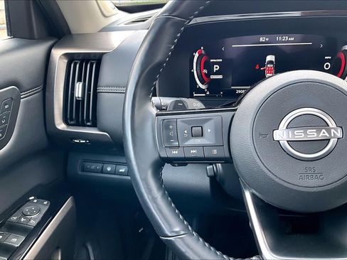 Used 2025 Nissan Pathfinder Platinum w/ Cargo Package FWD image 24