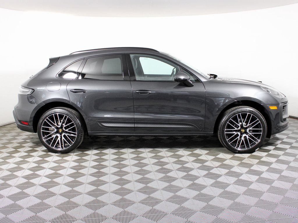 Certified 2026 Porsche Macan AWD/4WD image 8