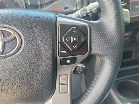 Certified 2022 Toyota 4Runner SR5 AWD/4WD image 27