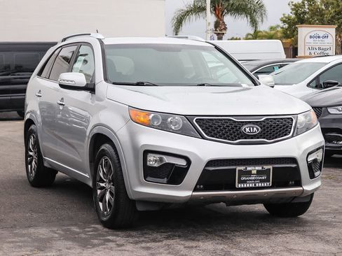 Used 2012 Kia Sorento SX FWD image 3