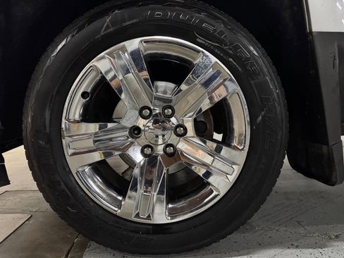 Used 2018 Chevrolet Silverado 1500 Custom w/ Custom Value Package image 12