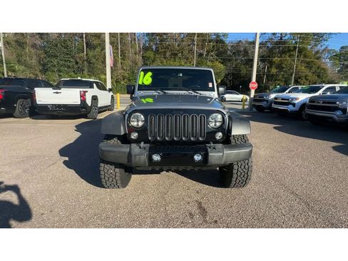 Used 2016 Jeep Wrangler Sport image 8