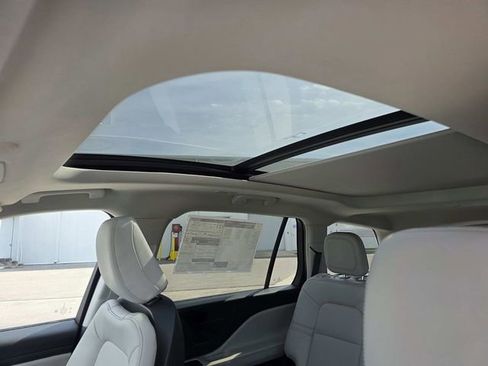 New 2026 Lincoln Aviator 2WD image 9
