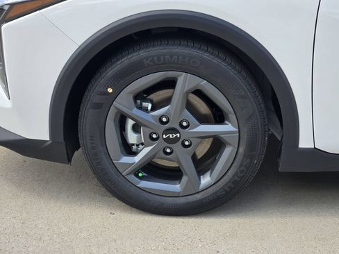 New 2026 Kia K4 FWD image 9