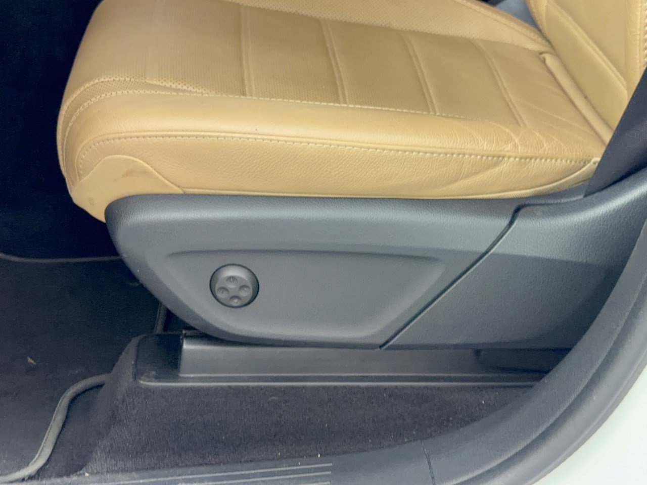 Used 2024 Mercedes-Benz GLE 350 4MATIC image 16
