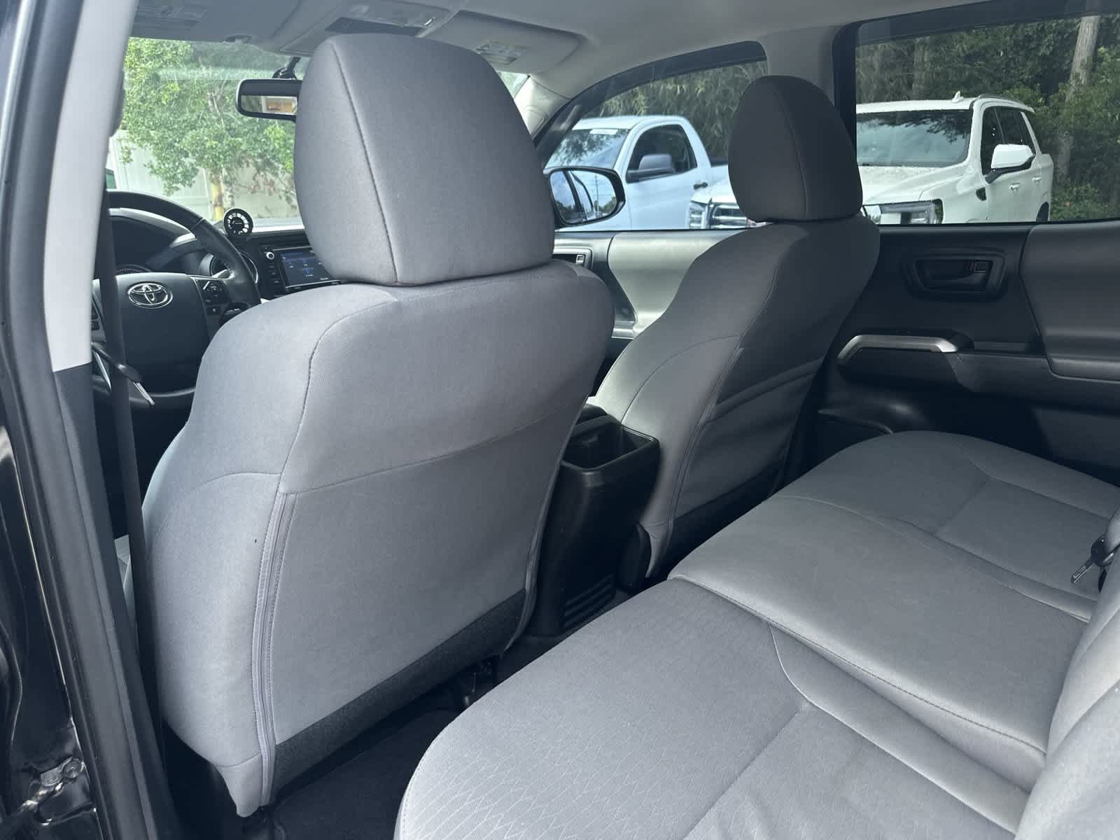 Used 2016 Toyota Tacoma SR5 w/ SR5 Appearance Package (SN) RWD image 13