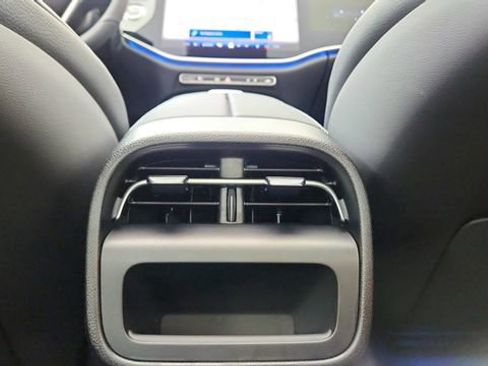 Used 2024 Mercedes-Benz E 350 4MATIC Sedan image 51