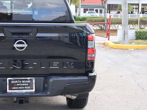 Used 2025 Nissan Frontier SV w/ SV Convenience Package image 17